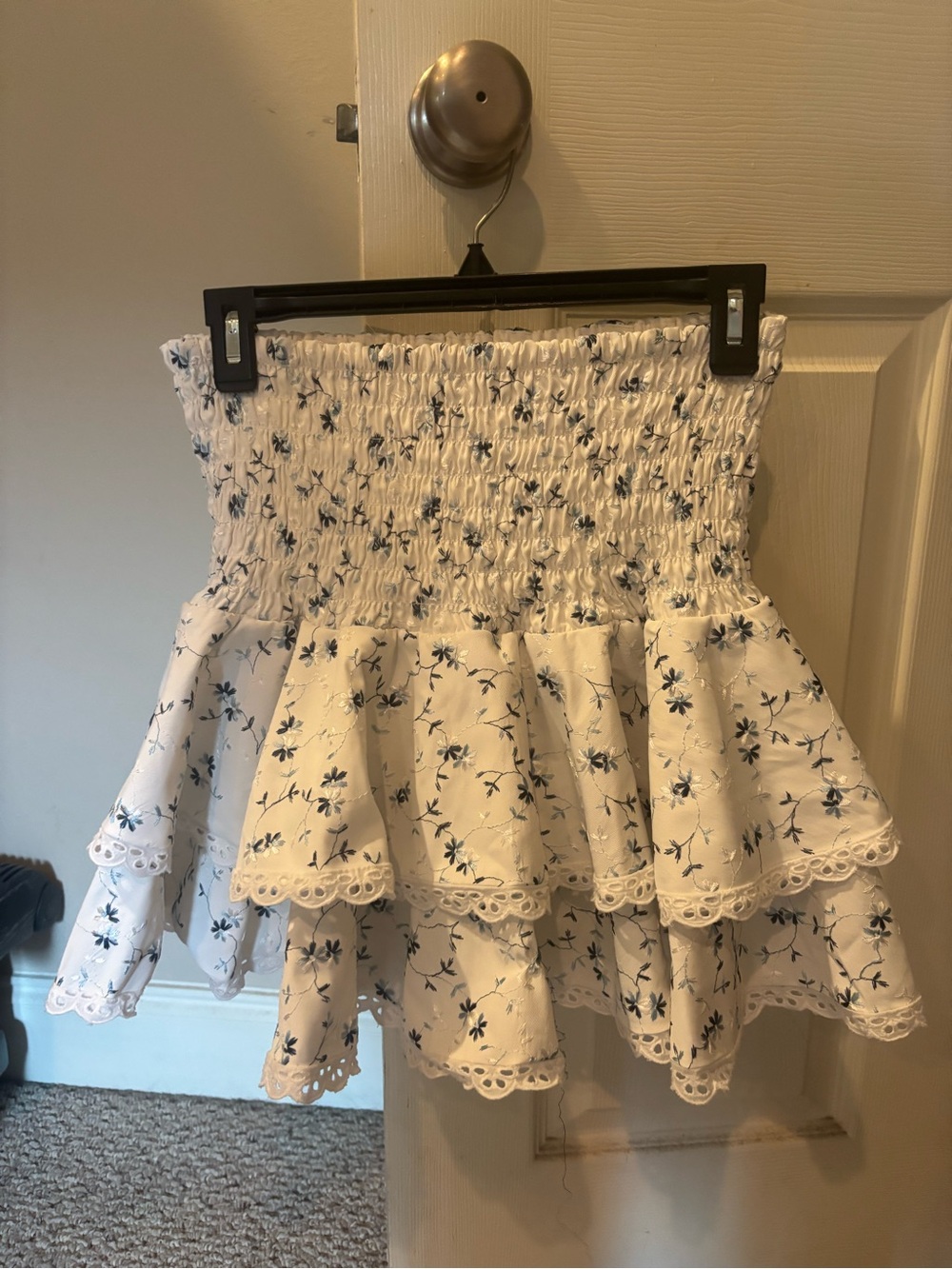 Ruffle skirt with blue flowers